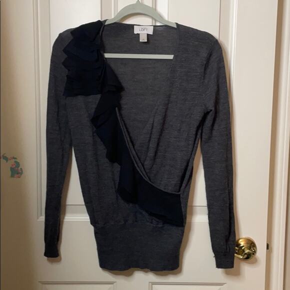 Ann Taylor LOFT gray ruffled wool sweater XS - Picture 4 of 5